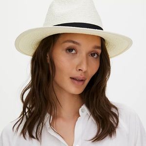 Aritzia Wilfred Classic Straw Auxiliary Fedora